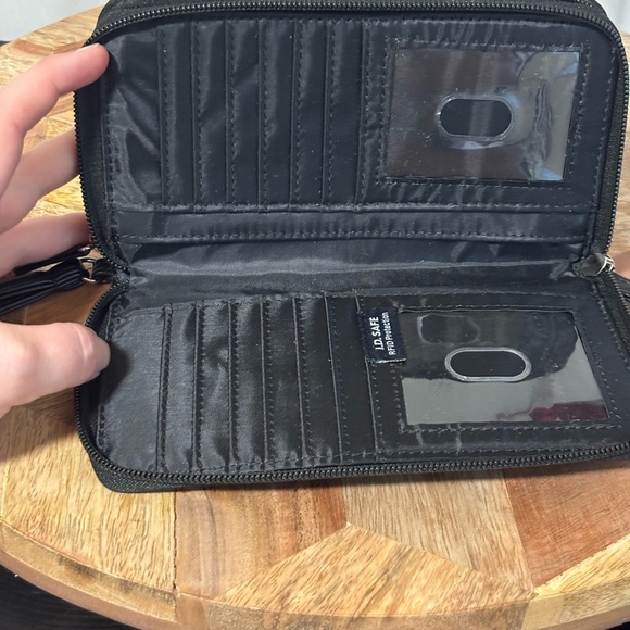 Nautica Black Long Wallet with Wrist Strap and Classic Design - Picture 5 of 8